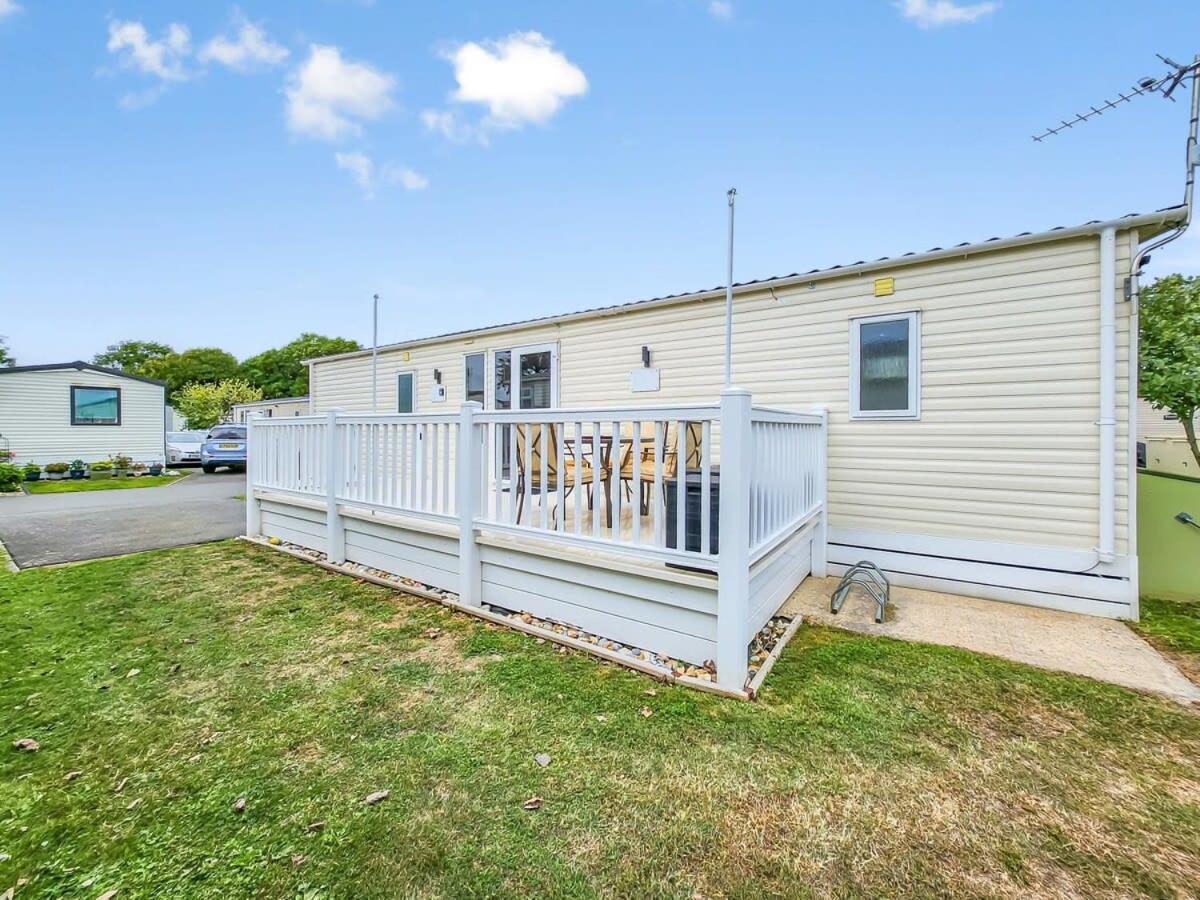 Escape To Paradise At Pevensey Bay Holiday Park 13 Woodland Walk Villa Exterior photo