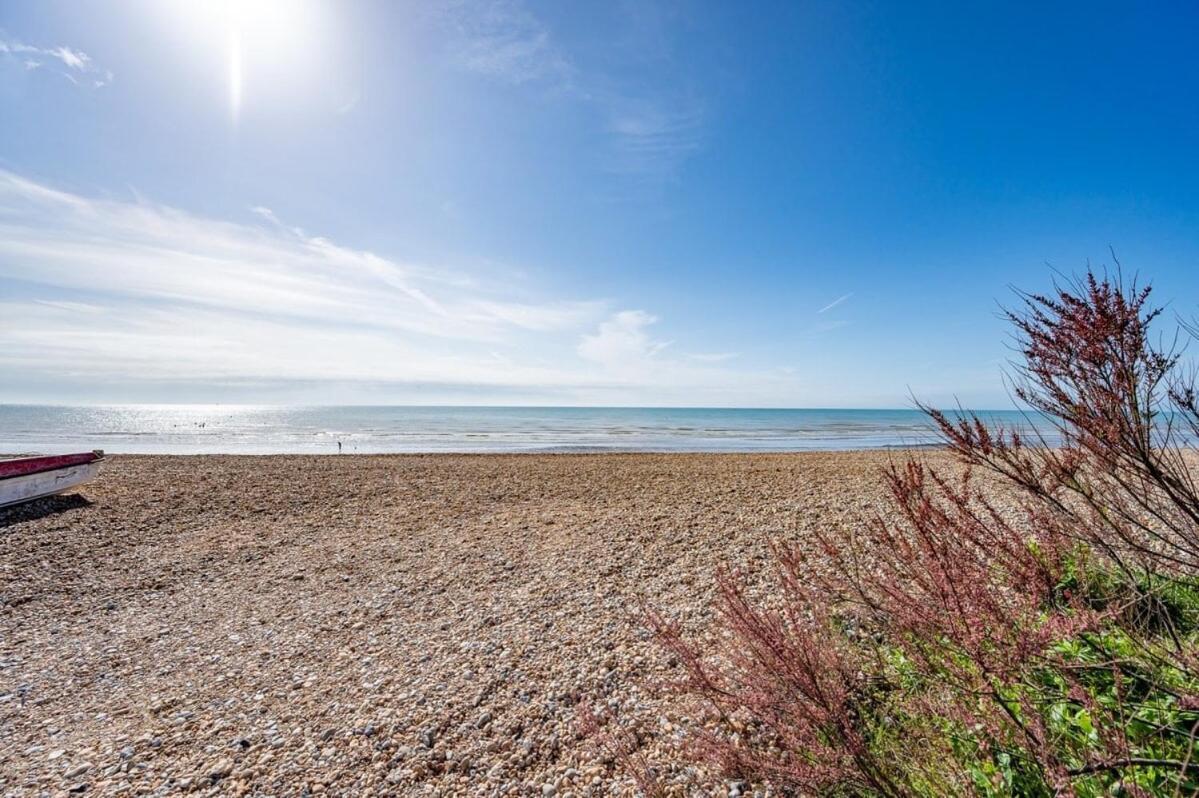 Escape To Paradise At Pevensey Bay Holiday Park 13 Woodland Walk Villa Exterior photo