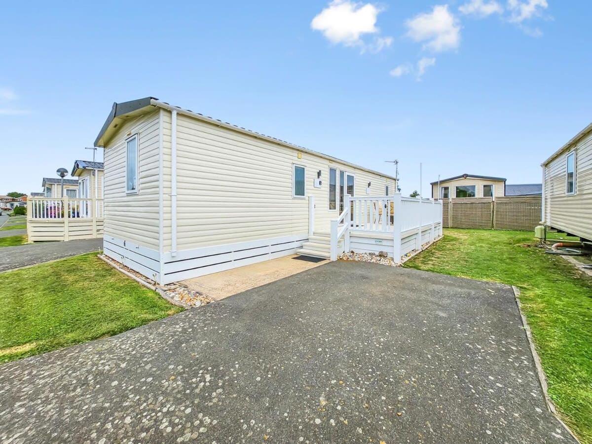 Escape To Paradise At Pevensey Bay Holiday Park 13 Woodland Walk Villa Exterior photo
